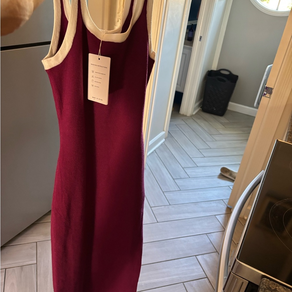 Elegant Burgundy Sleeveless Dress